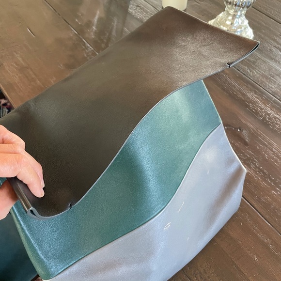 Celine $2500 all soft bag in forest green, black and grey - Picture 4 of 14